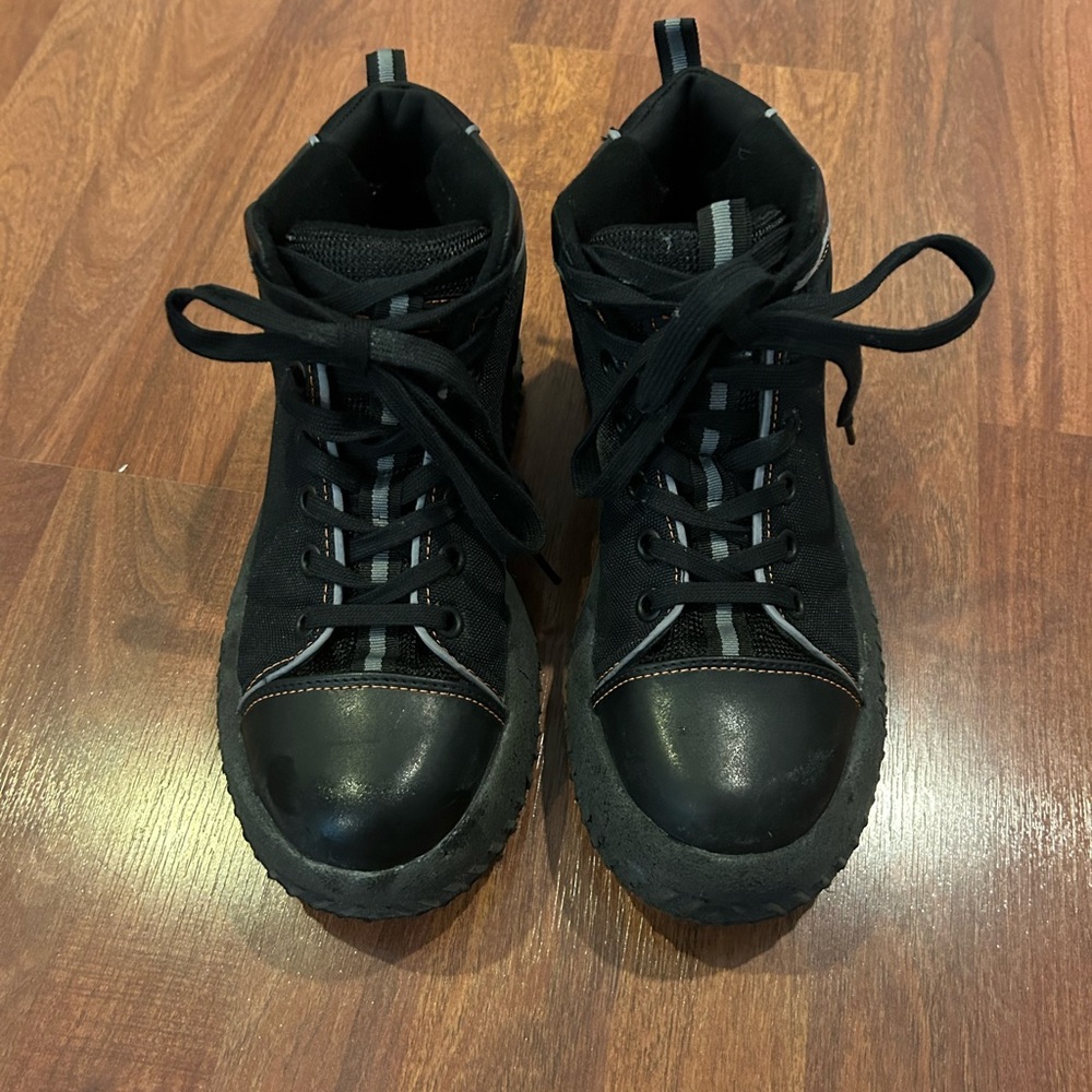 D-Gel Broomball Shoes